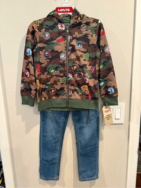 Levi’s Boy’s 2-piece Set Included Camo Full-Zip Hoodie and Blue Jeans Size L 6/7